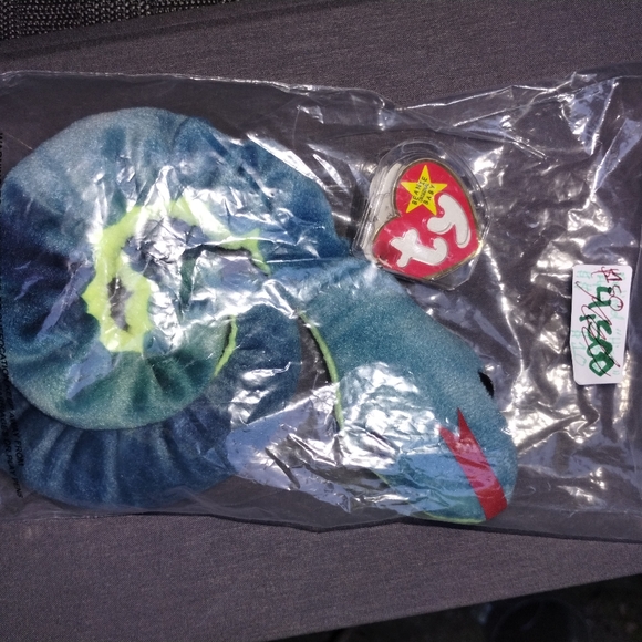 Retired Ty Beanie Babies Hissy - Picture 8 of 8